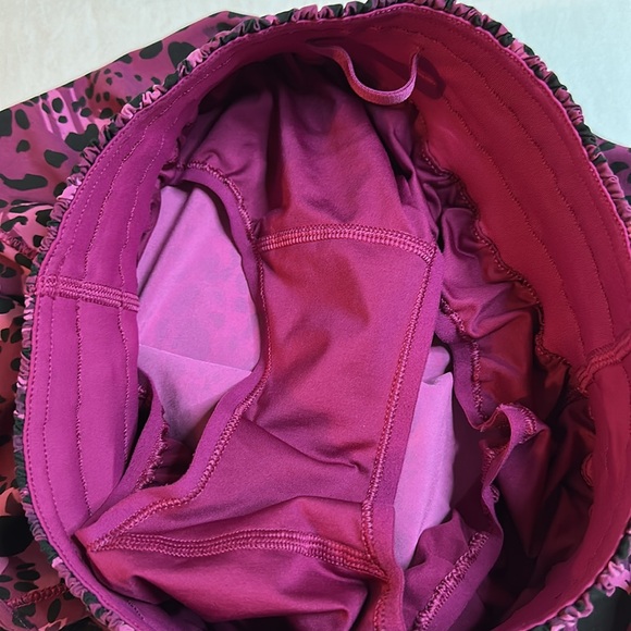 Lululemon Track That Mid-Rise Lined Short 5" Size 6 - Picture 7 of 10